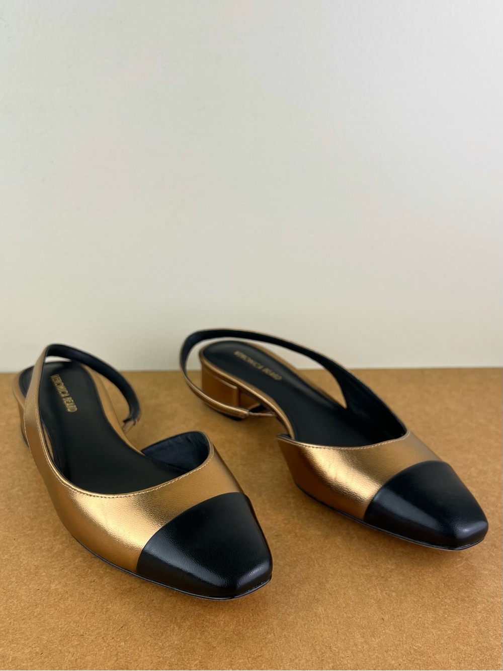 Veronica Beard Metallic Gold and Black Slingback Pumps - Picture 2 of 13